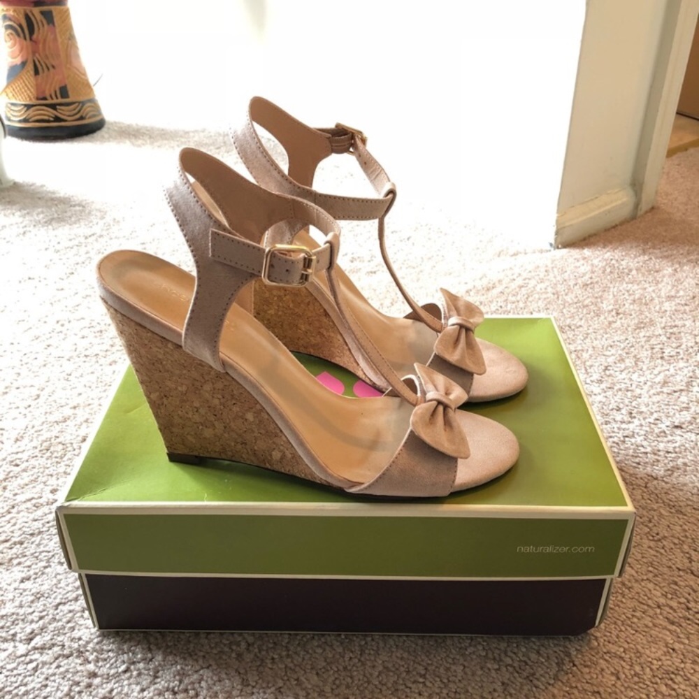 Shoe Dazzle Wedges - Picture 3 of 6
